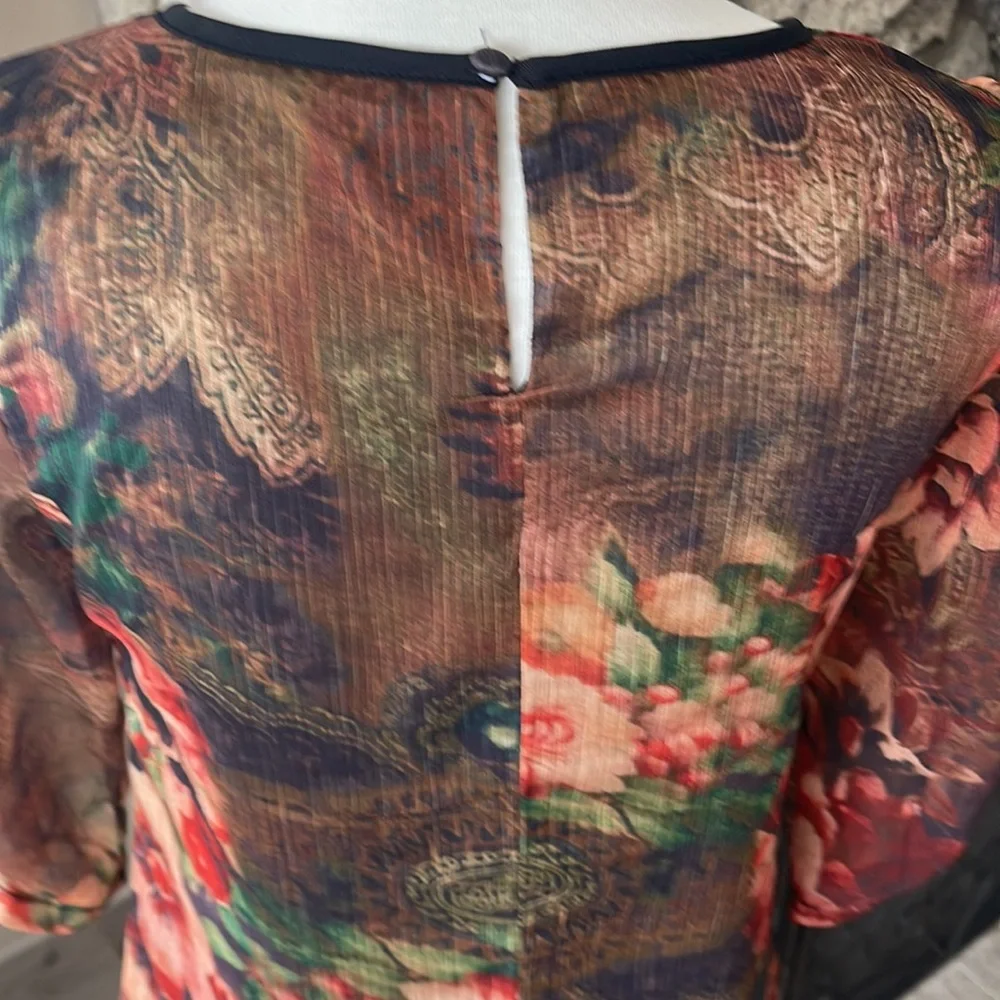Beautiful Dress - Picture 4 of 5